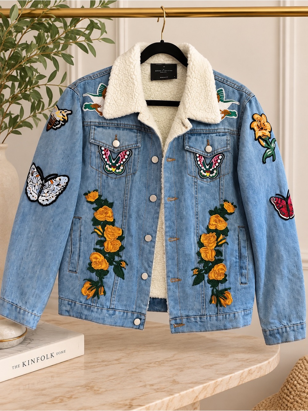 ❤️‍🔥Gucci vibes! Akira Light Blue Denim Sherpa Jacket with multi patches